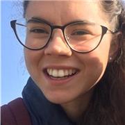 En Italia daba clases particulares de italiano en la escuela primaria y secundaria